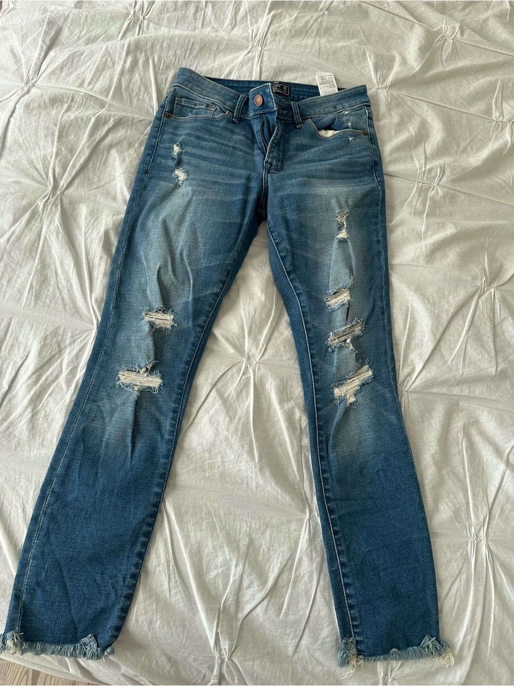 Abercrombie & Fitch mid rise super skinny ankle jeans in size 2r/26